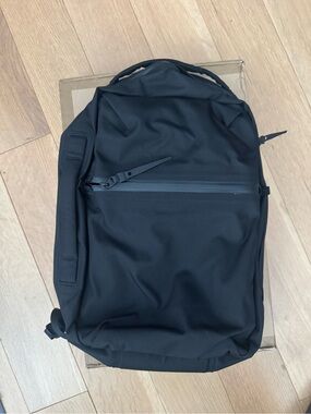 Black Ember - Shadow 22 - Men's Black Minimalist Backpack -